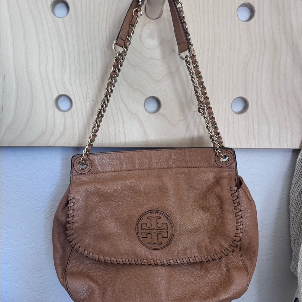 Tory Burch Tan Chelsea Leather Shoulder Bag with Chain Strap